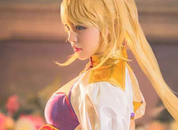 从健美服紧身裤到变身女战士