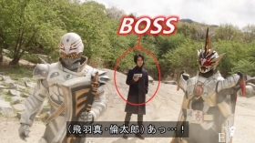 假面骑士圣刃：一次复制4把圣剑，新Boss诞生，老乌竟然干掉圣主