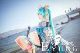 造型很有还原度的三组虚拟偶像角色“初音未来”COS作品欣赏
