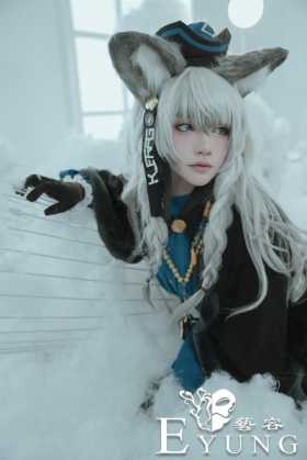 三组国人妹子COS的人气手游《明日方舟》角色“初雪”！非常唯美
