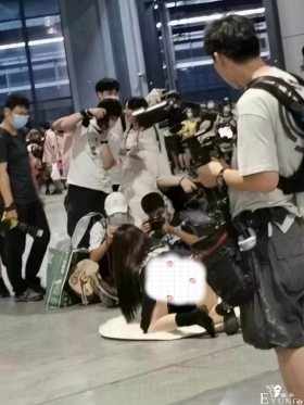 上海漫展JK出事，结果网友在喷“怒斥女”是同行嫉妒？