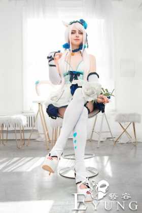 美国“女装大佬”的COSPLAY作品！欣赏一下“美艳动人”的小哥