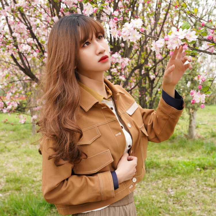 女装游玩  淡妆更自然~~