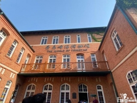 大国小鲜@新发展理念丨打卡藏在酒厂里的博物馆 在这里你也可以是青啤代言人