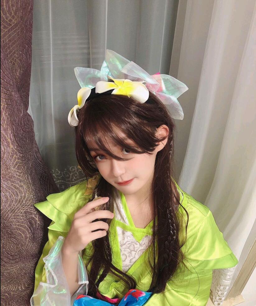 虽然不知道cos的是谁吧，但是掩饰不了像爽妹纸的感jio..