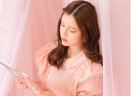 男生体验穿女装白天出门