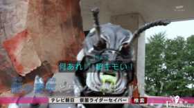 假面骑士圣刃第2章：蚂蚁怪人吐沫登场，二骑水狮现身，混战开启