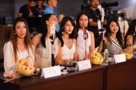 4位网红“伪娘”主播比拼，哪位“女装大佬”让你觉得更惊艳呢？